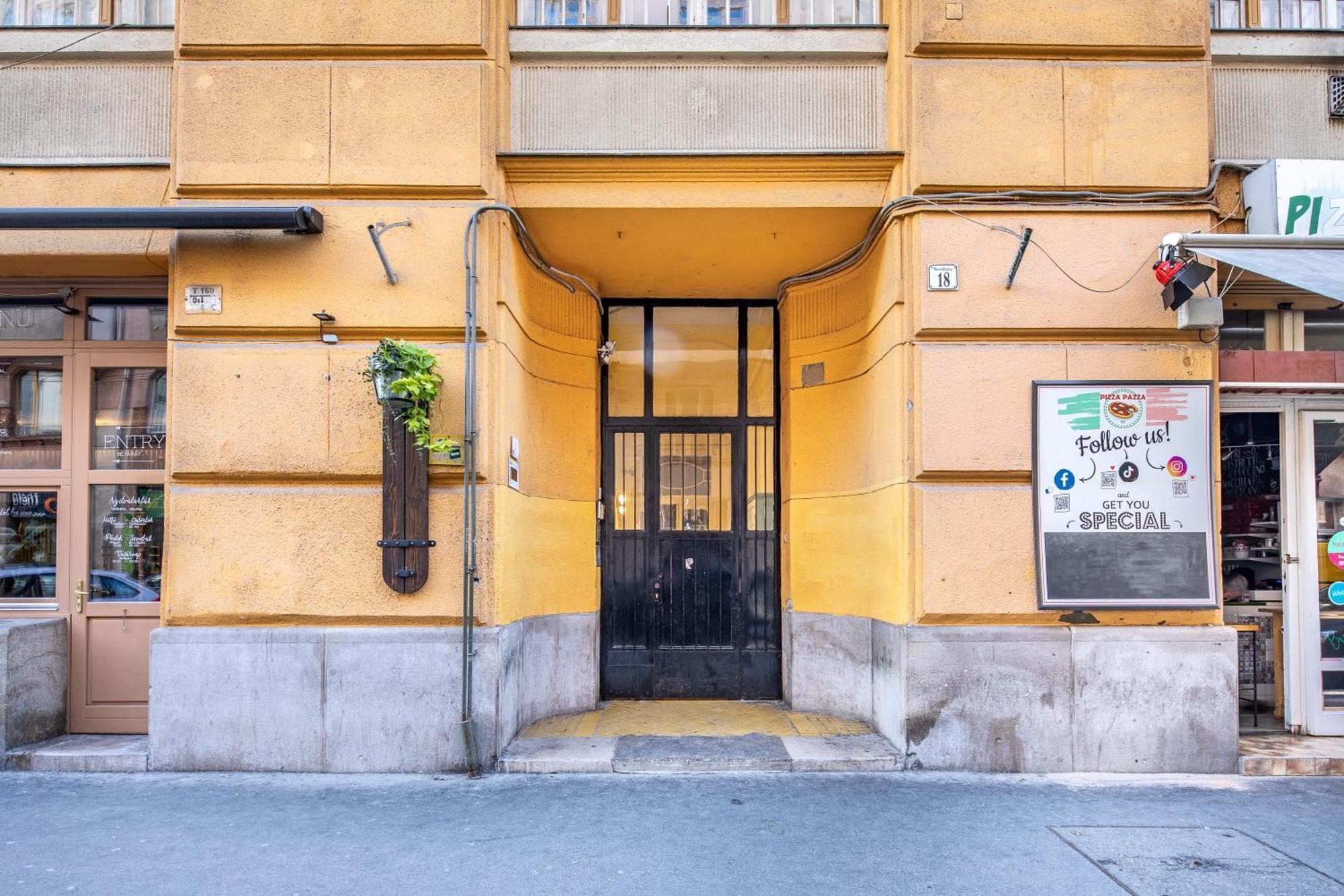 Very Central - Small Studio For Solo Traveller Budapest Exterior foto